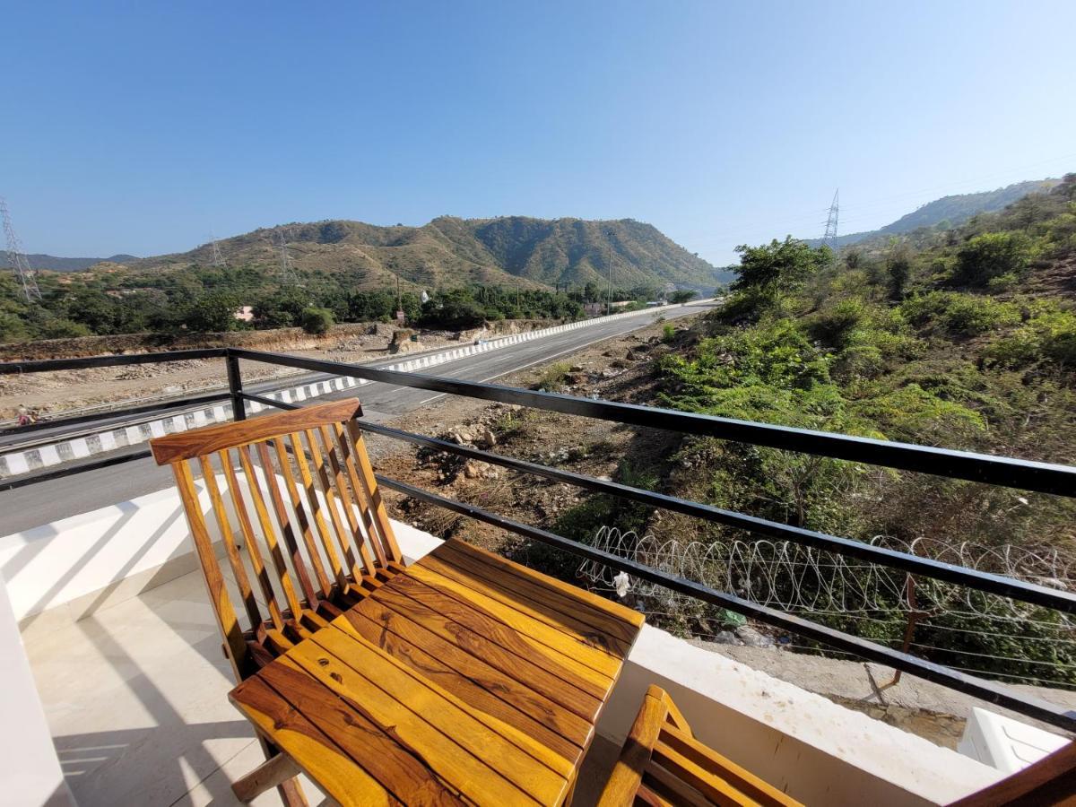 Aura Gold Resort Udaipur Kültér fotó