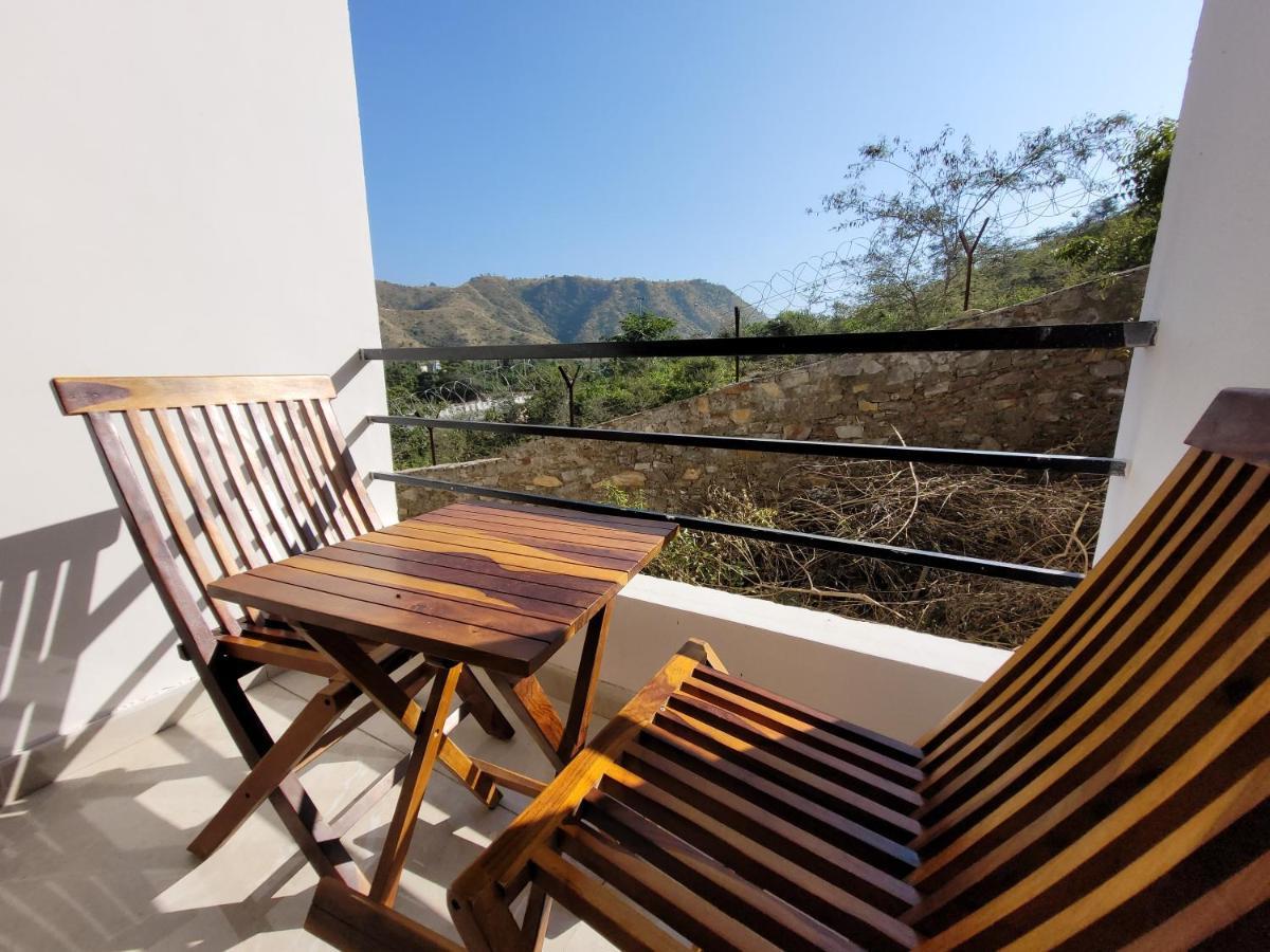 Aura Gold Resort Udaipur Kültér fotó