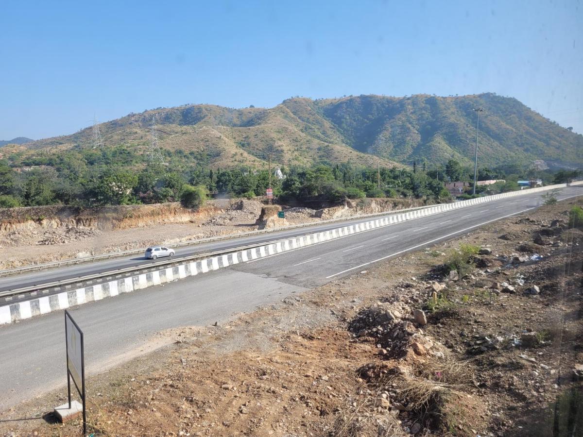 Aura Gold Resort Udaipur Kültér fotó