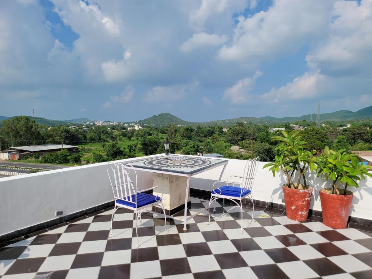 Aura Gold Resort Udaipur Kültér fotó