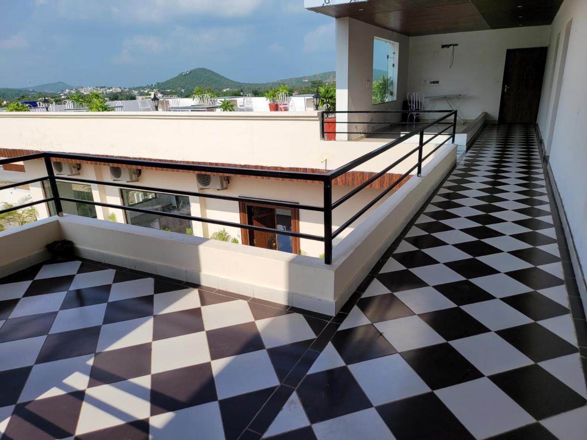 Aura Gold Resort Udaipur Kültér fotó